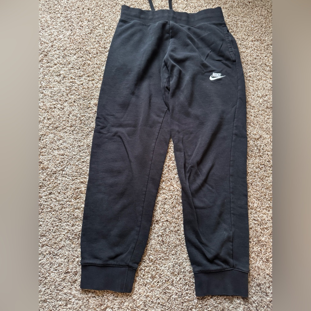 Nike Black Tapered Sweatpants for Ultimate Comfort